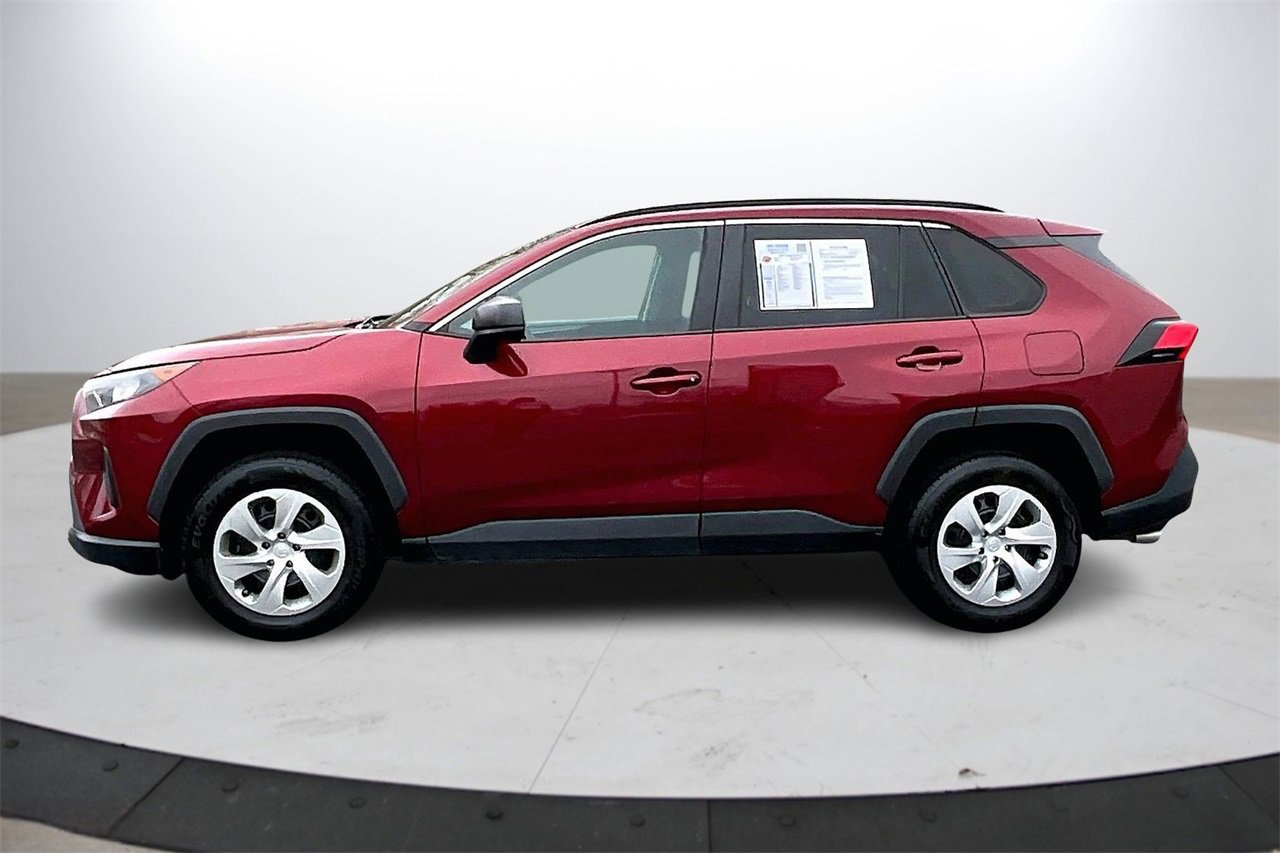 Used 2021 Toyota RAV4 LE image 5