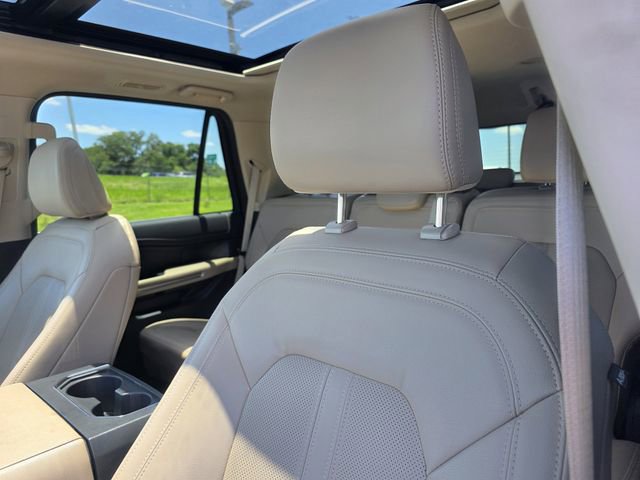 Used 2023 Ford Expedition Limited RWD image 13