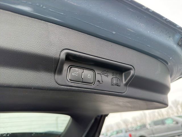 Used 2025 Ford Explorer ST image 9