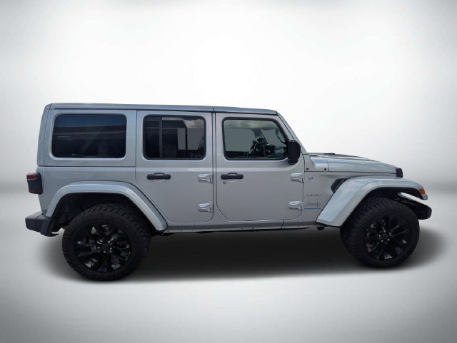 Used 2024 Jeep Wrangler Unlimited Sahara AWD/4WD image 3