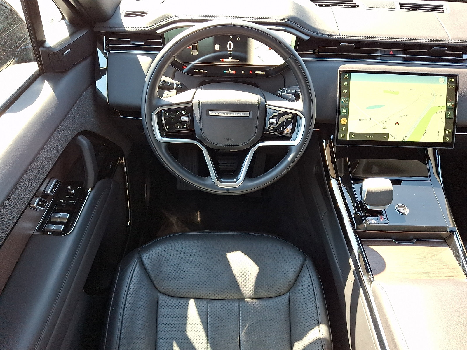 Used 2024 Land Rover Range Rover Sport SE AWD/4WD image 4