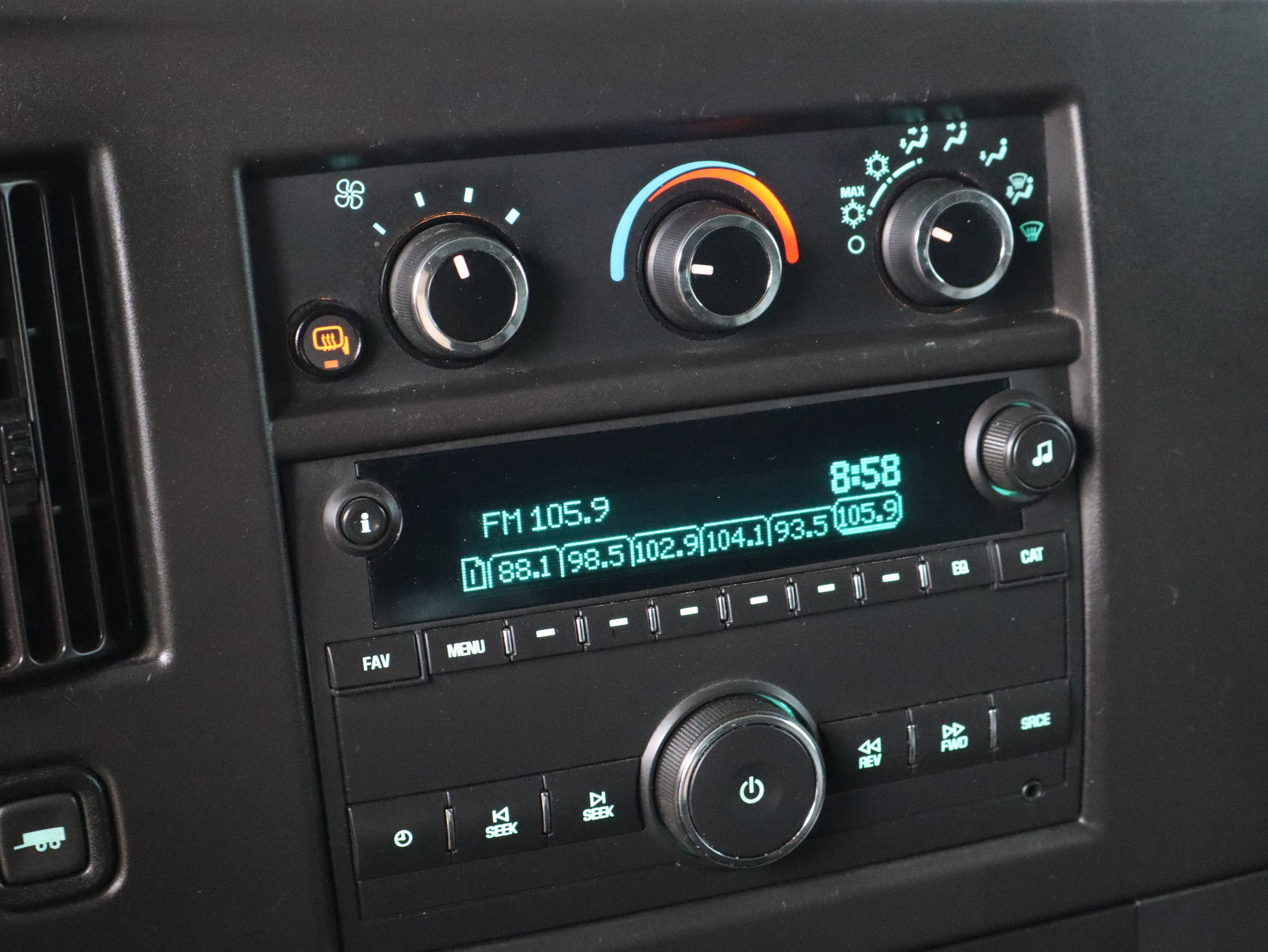 Used 2021 Chevrolet Express 2500 Extended w/ Driver Convenience Package image 27