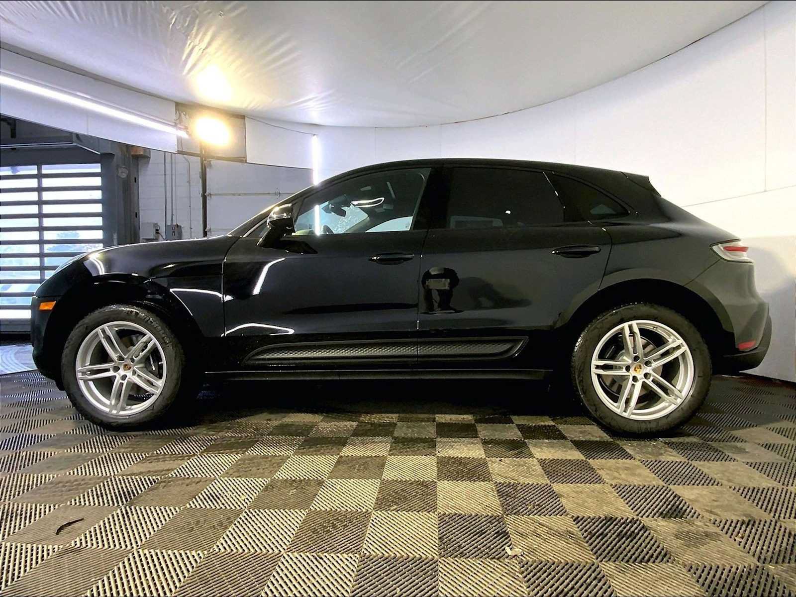 New 2026 Porsche Macan AWD/4WD image 2