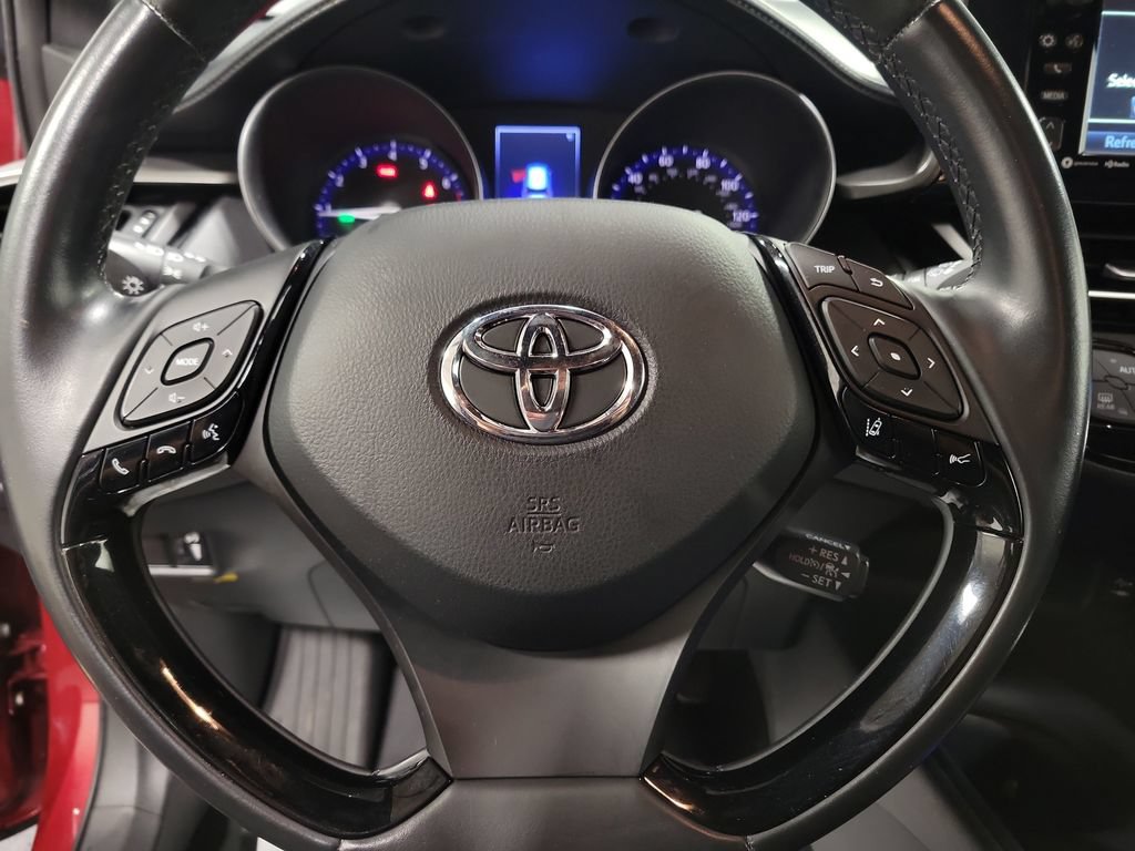 Used 2018 Toyota C-HR XLE FWD image 22