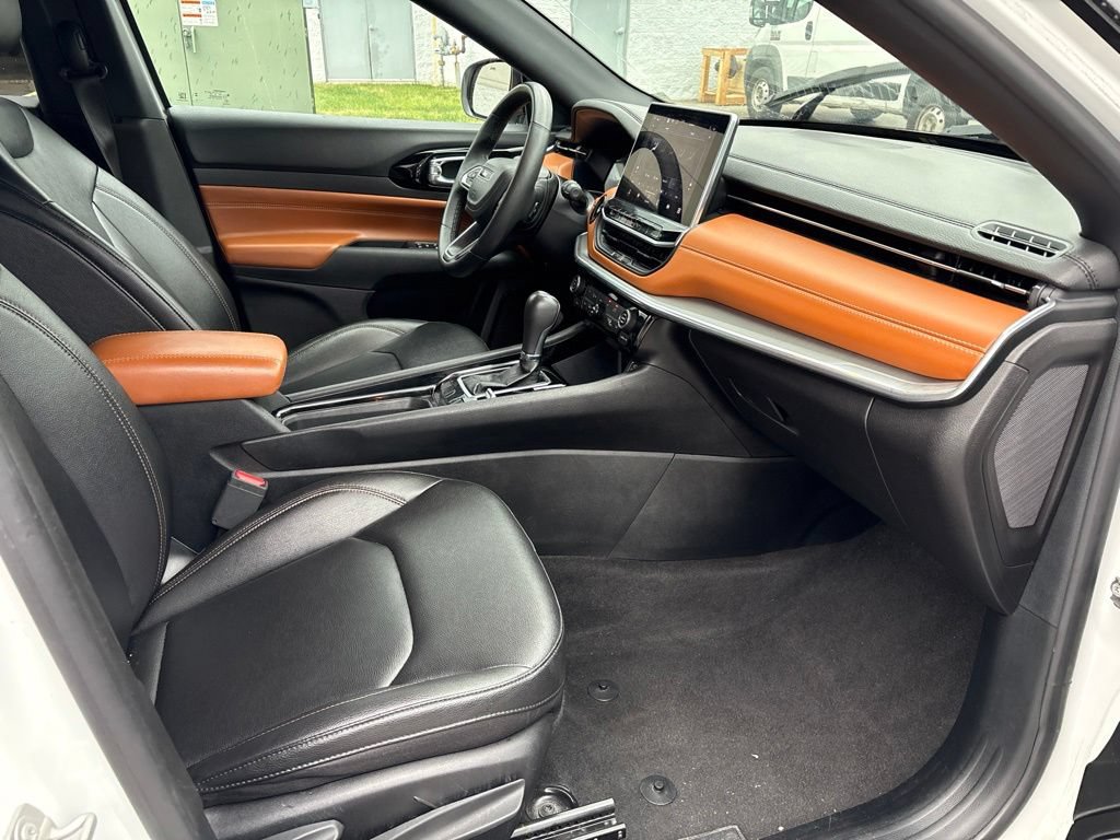 Used 2024 Jeep Compass Limited AWD/4WD image 23