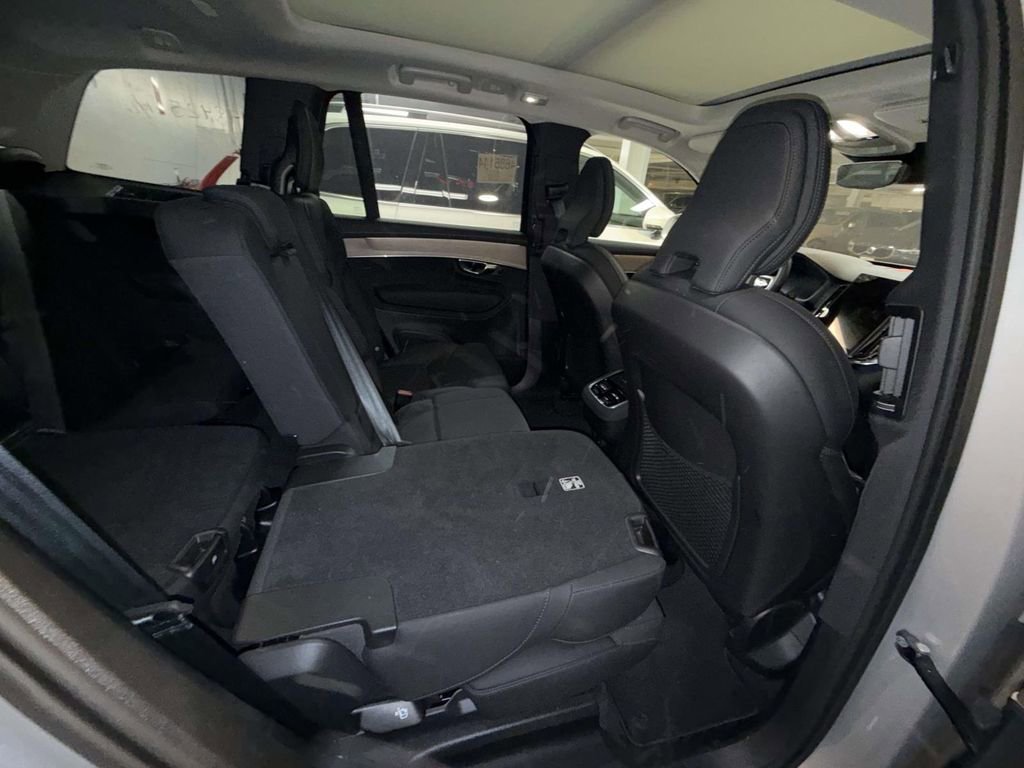 Used 2025 Volvo XC90 B6 Plus AWD/4WD image 8