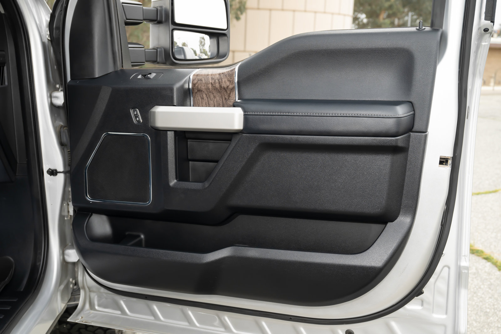 Used 2019 Ford F350 Lariat image 53