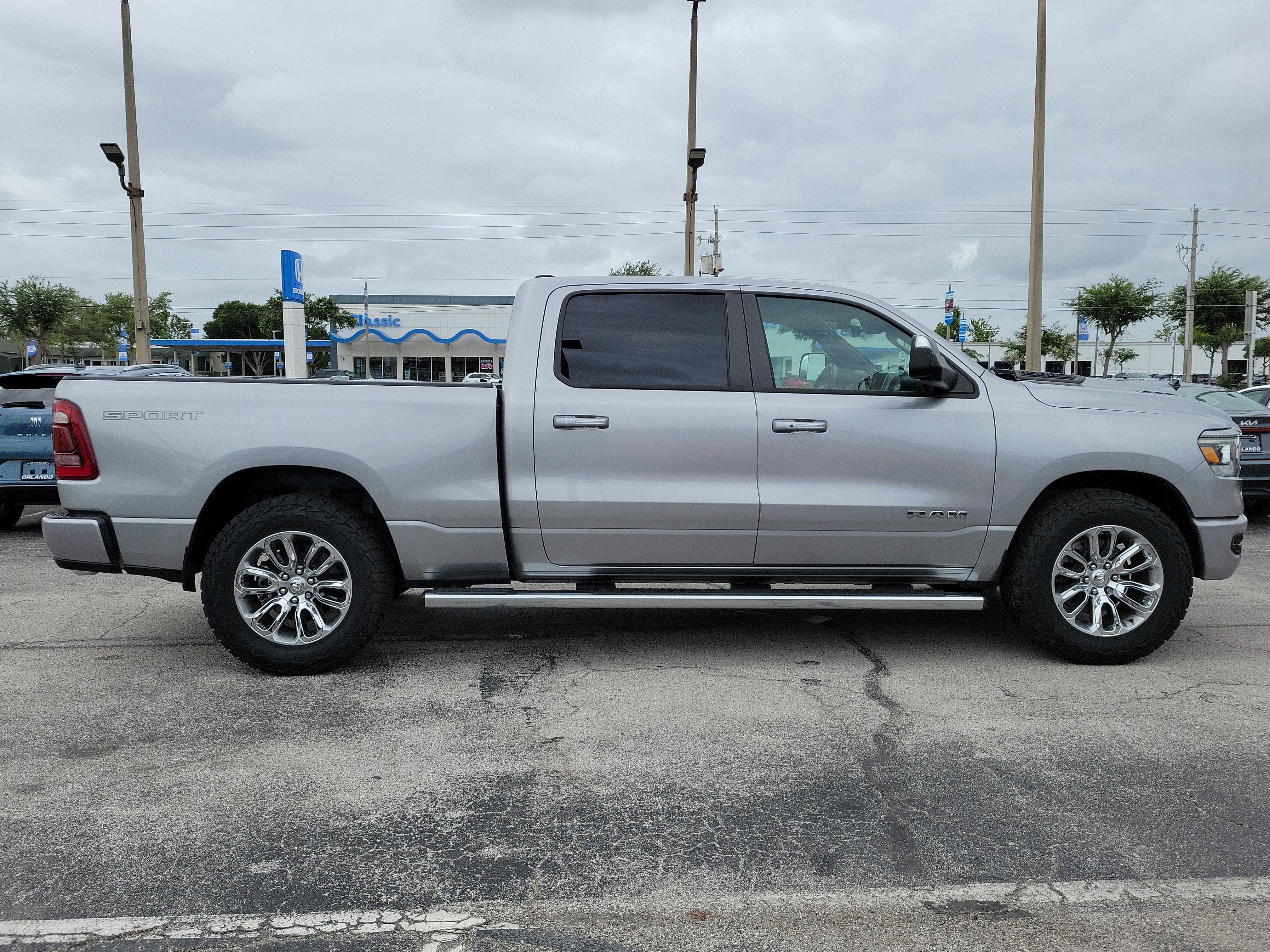 Used 2023 RAM 1500 Laramie AWD/4WD image 8