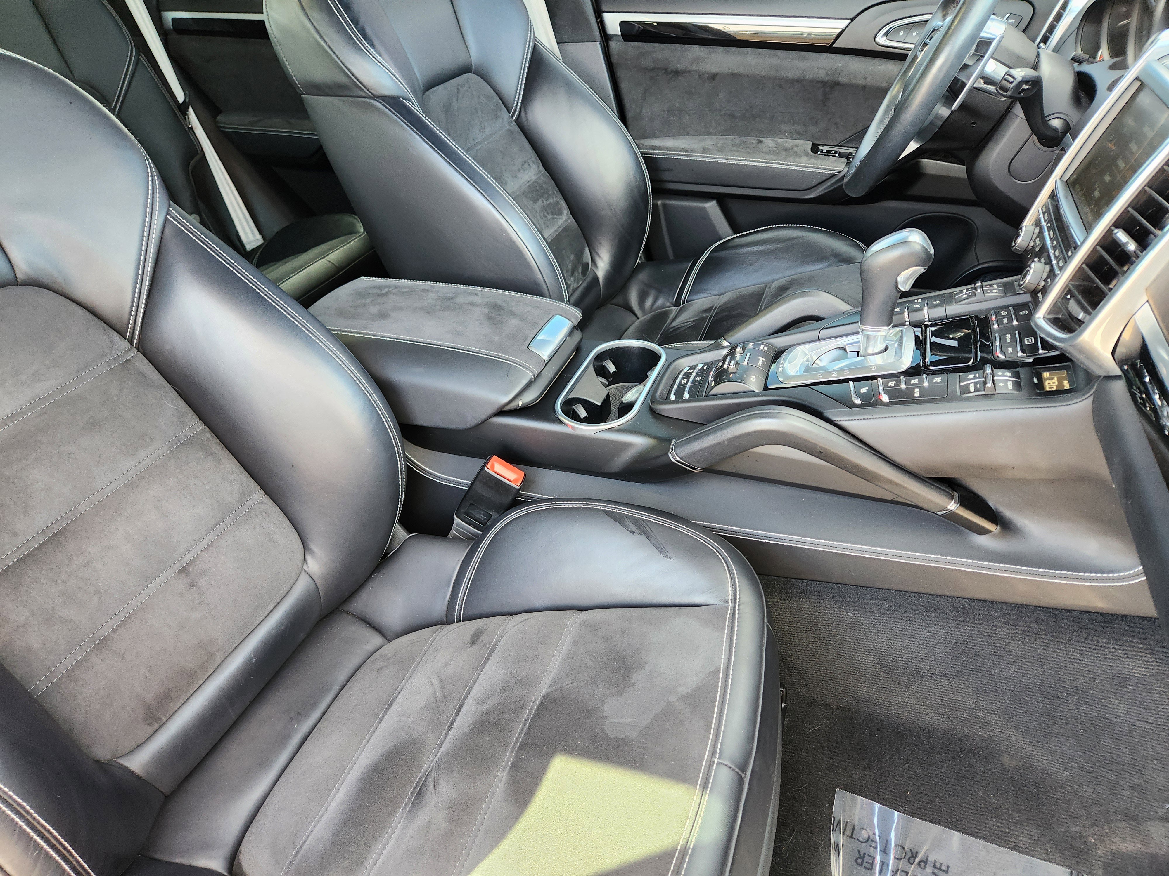 Used 2016 Porsche Cayenne GTS image 13