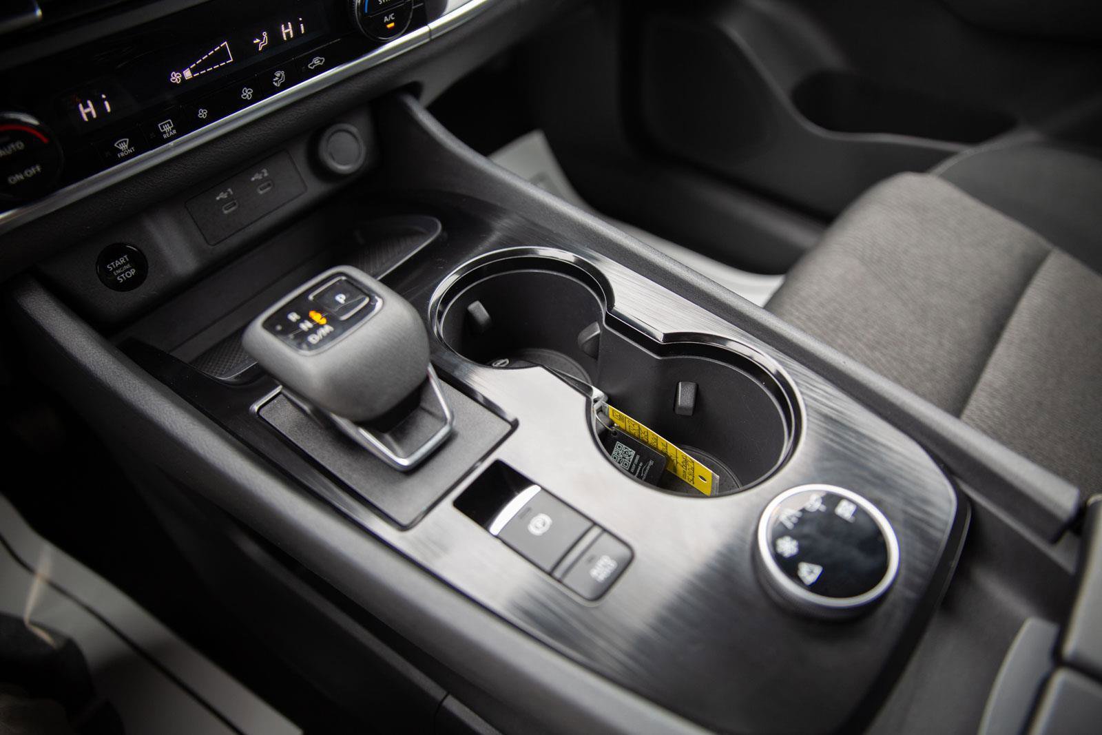 Used 2025 Nissan Rogue SV image 16