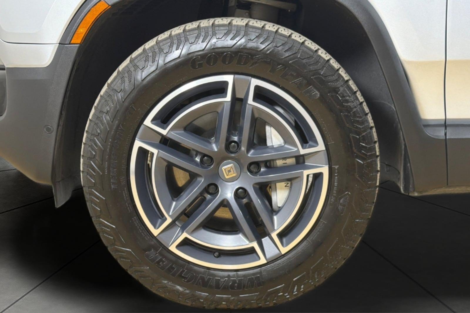 Used 2026 Rivian R1S Adventure Dual AWD/4WD image 24