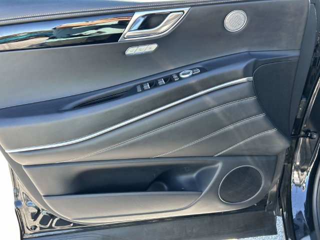 Used 2025 Genesis GV80 2.5T Standard AWD/4WD image 16