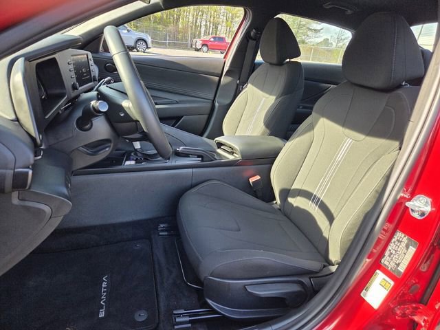 Used 2025 Hyundai Elantra Sport FWD image 9