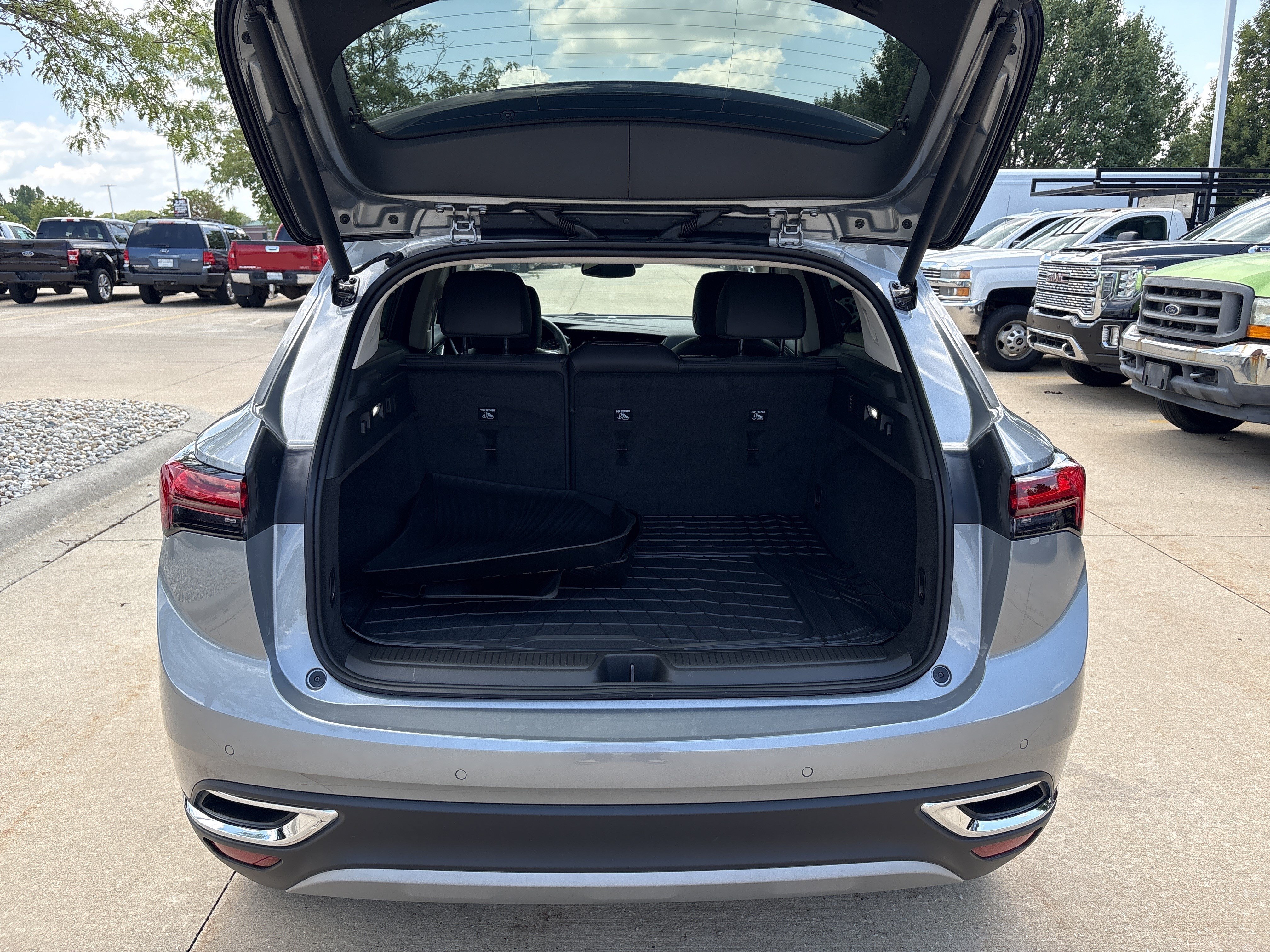 Used 2023 Buick Envision Essence AWD/4WD image 16