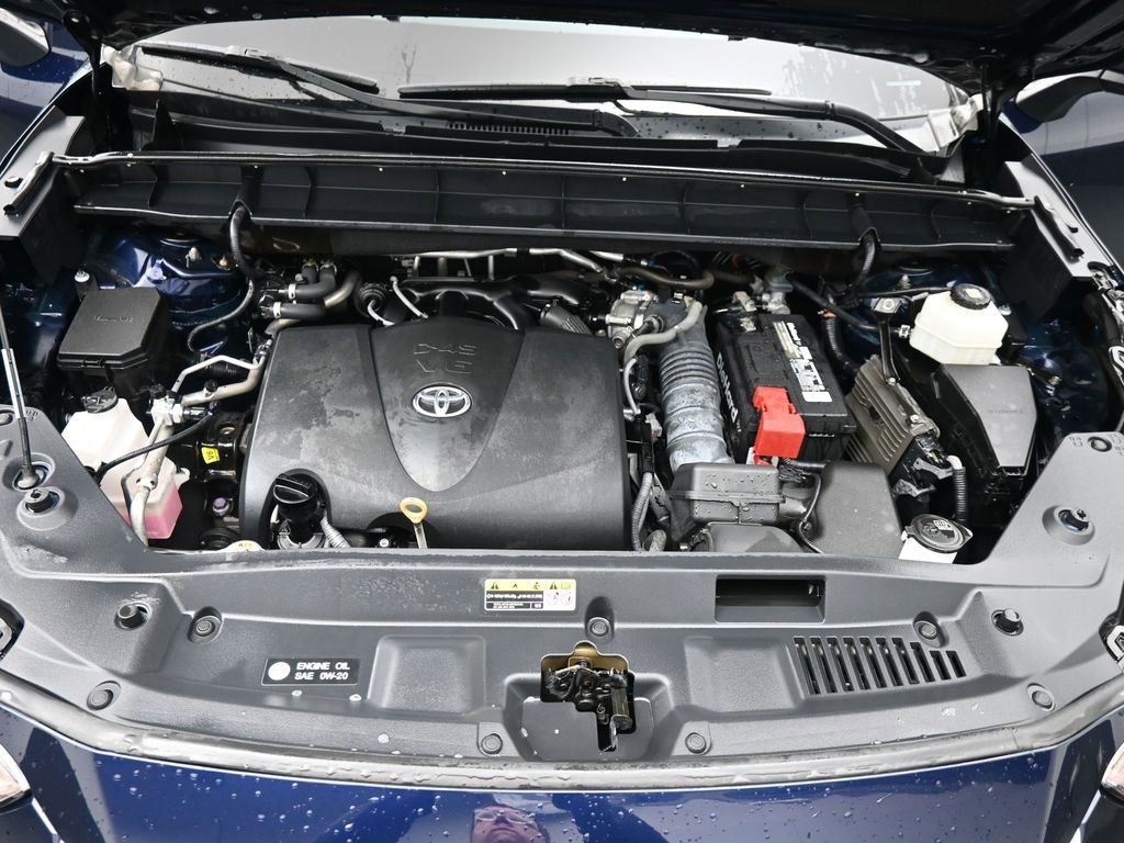 Used 2020 Toyota Highlander XLE image 26