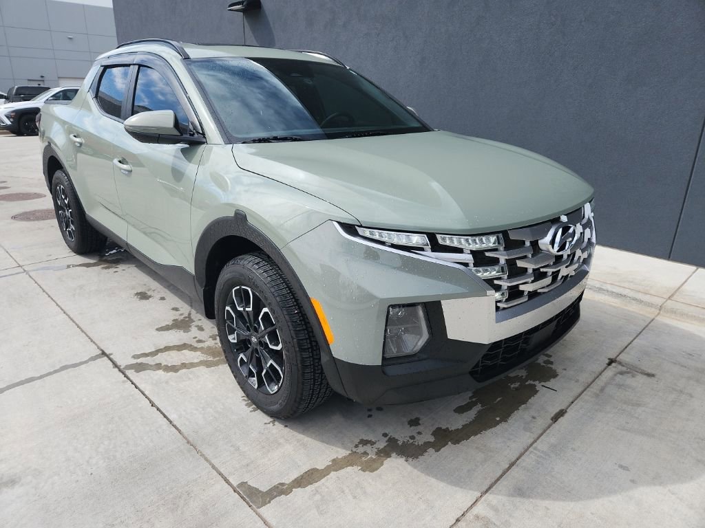 Used 2023 Hyundai Santa Cruz SEL Premium image 2