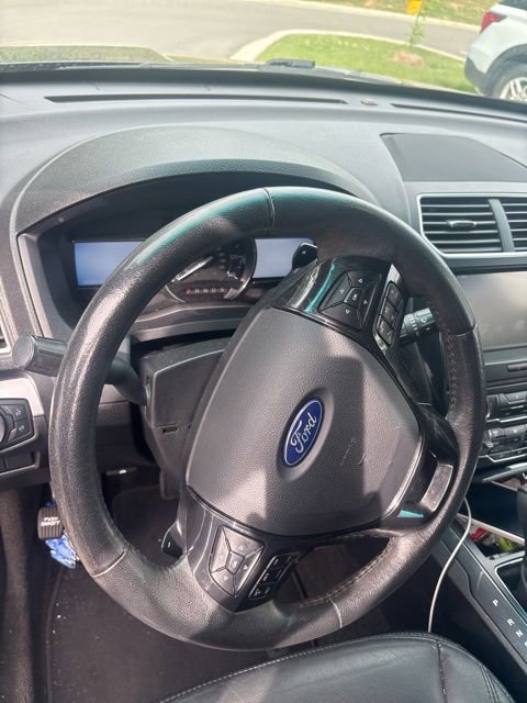 Used 2016 Ford Explorer XLT w/ Equipment Group 202A AWD/4WD image 10