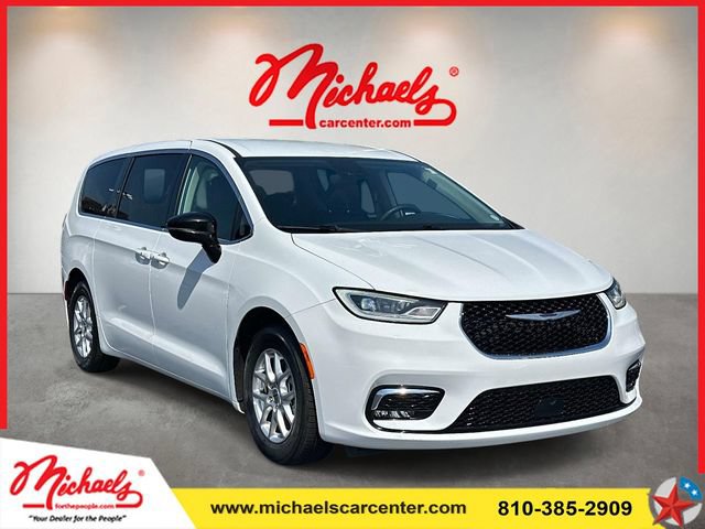Used 2024 Chrysler Pacifica Touring-L FWD image 1