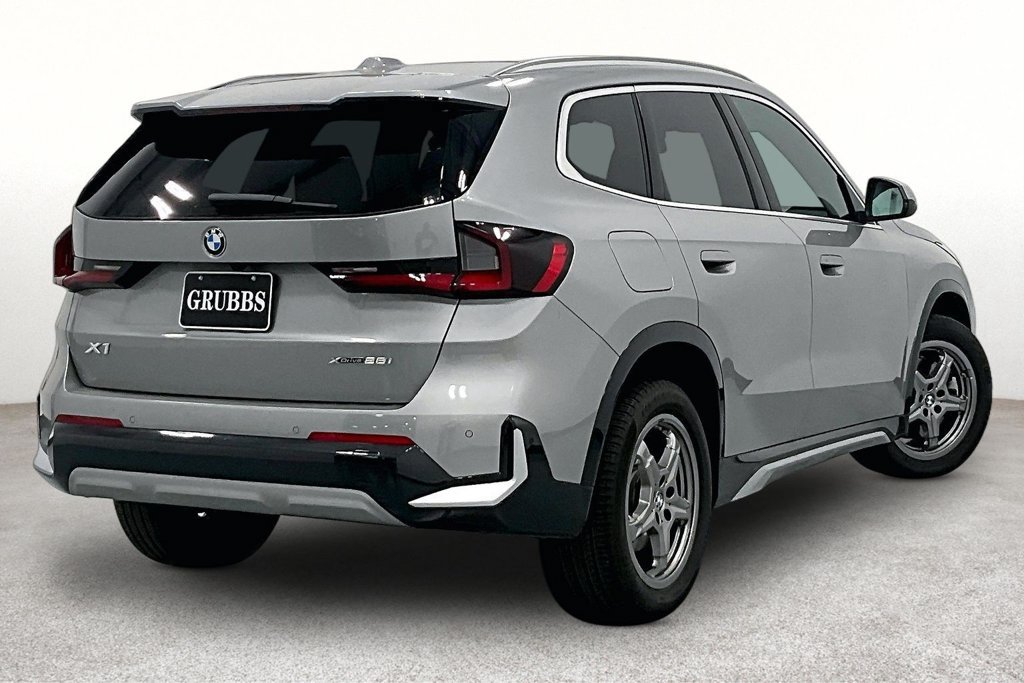 Used 2026 BMW X1 xDrive28i AWD/4WD image 2