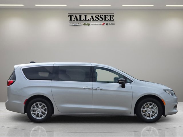 New 2026 Chrysler Voyager LX image 6