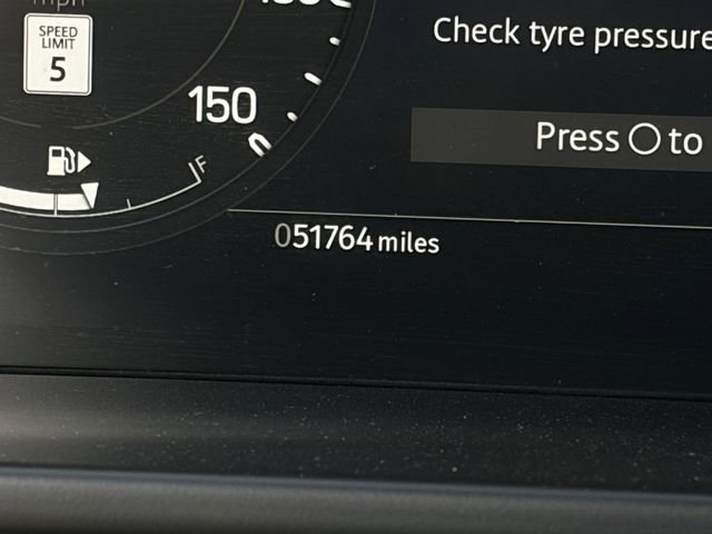 Used 2024 Land Rover Defender 110 X-Dynamic SE AWD/4WD image 12