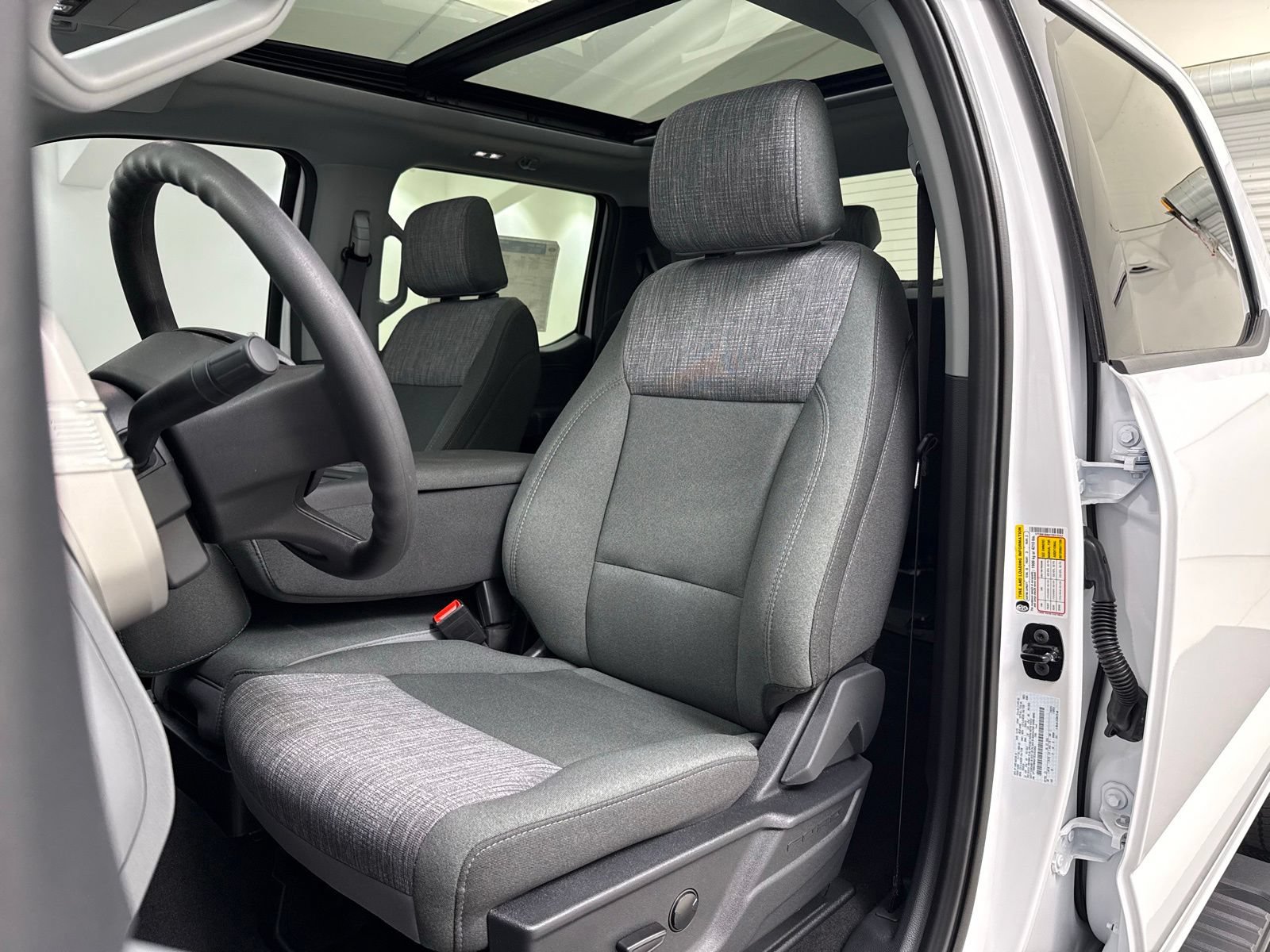 New 2026 Ford F350 XLT w/ XLT Premium Package AWD/4WD image 18