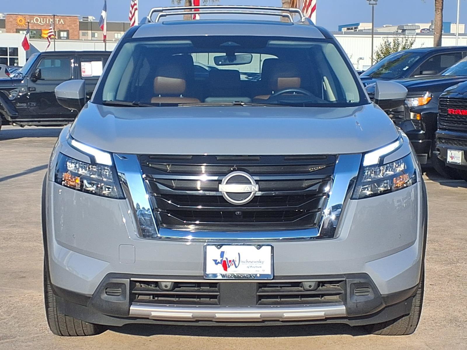 Used 2025 Nissan Pathfinder Platinum w/ Cargo Package FWD image 2