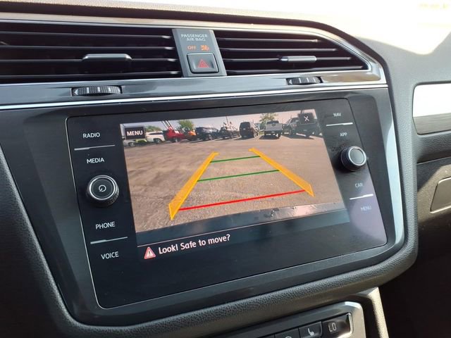 Used 2018 Volkswagen Tiguan SEL w/ 3rd Row Seat Package AWD/4WD image 21