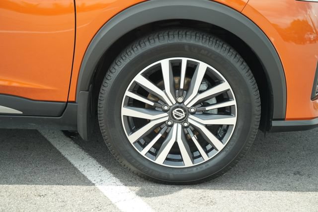 Used 2021 Nissan Kicks SR w/ SR Premium Package FWD image 46
