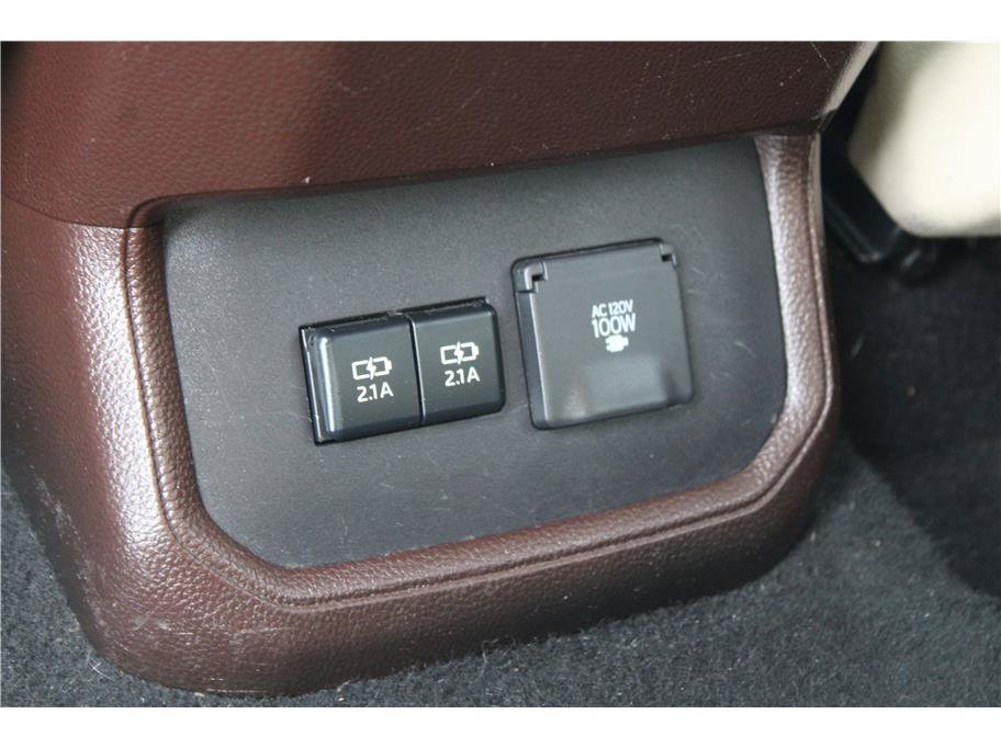 Used 2020 Toyota Highlander Limited AWD/4WD image 17