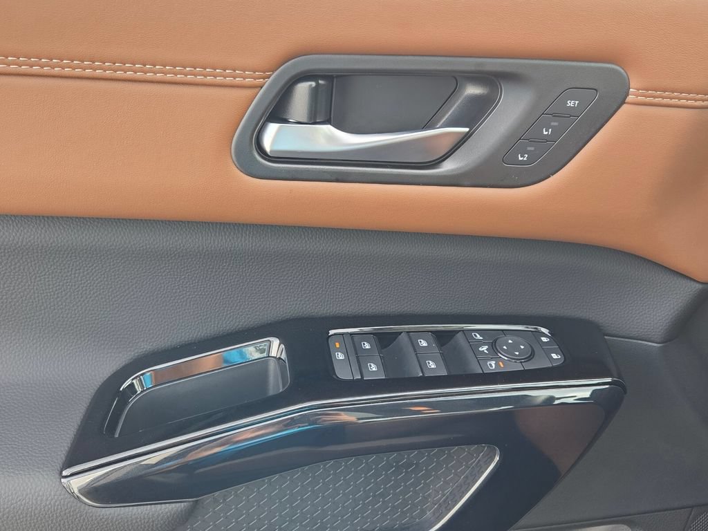 New 2026 Nissan Pathfinder Platinum FWD image 28
