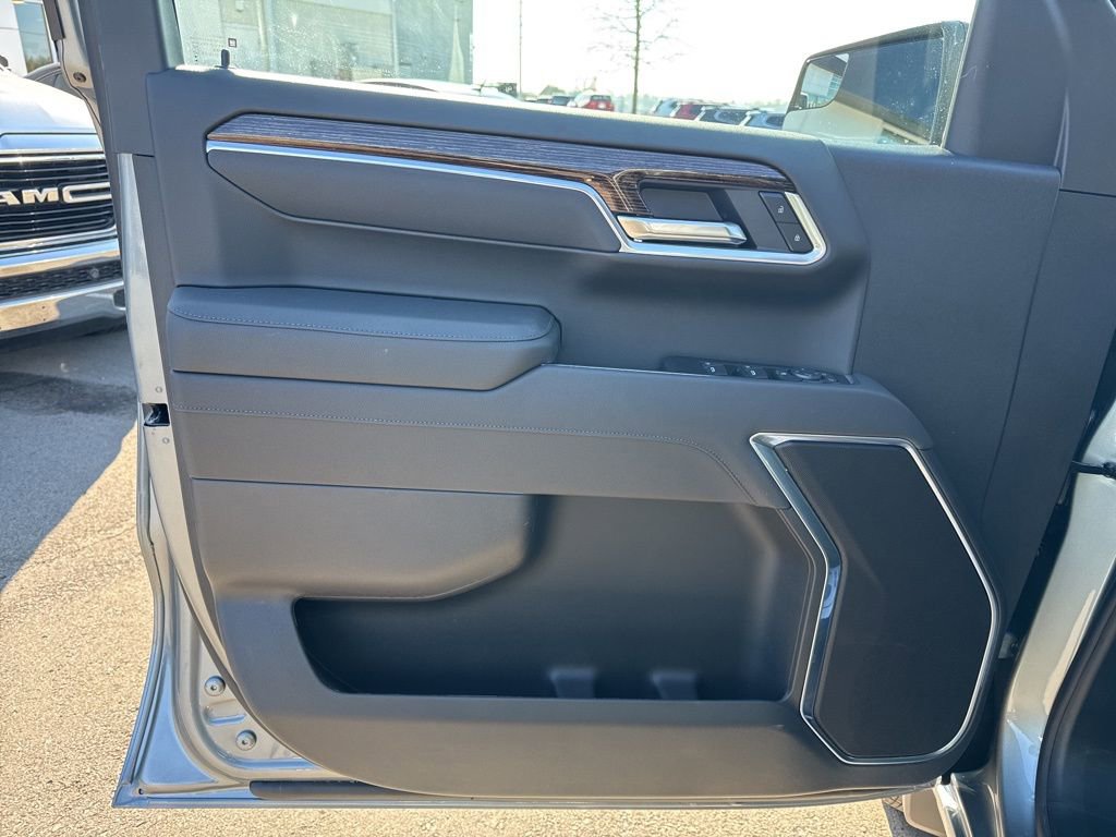 New 2026 GMC Sierra 1500 Elevation image 11