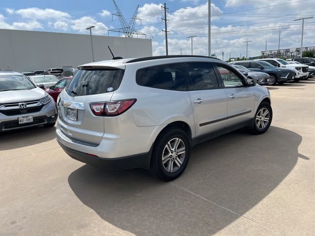 Used 2017 Chevrolet Traverse LS FWD image 5