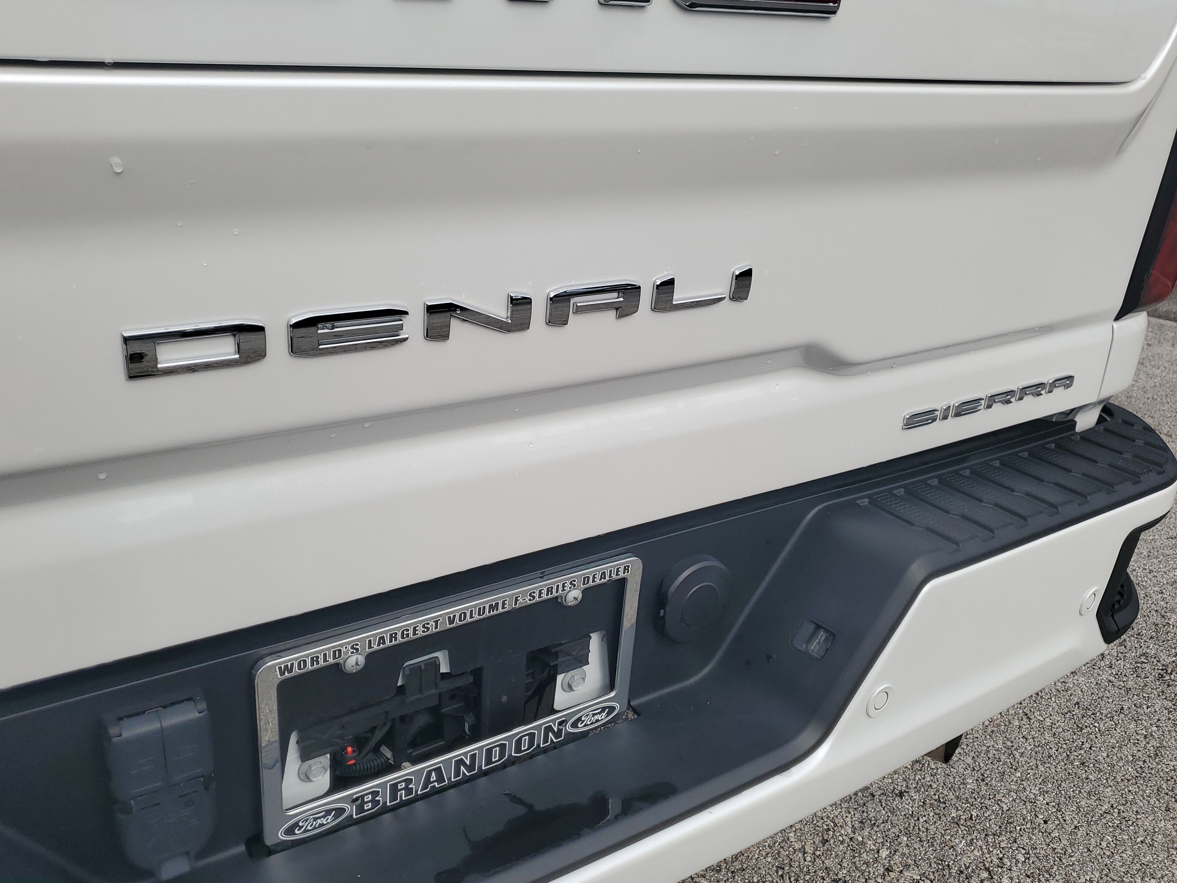 Used 2024 GMC Sierra 2500 Denali w/ Denali Reserve Package image 9