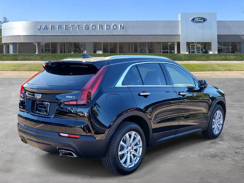 Used 2023 Cadillac XT4 Luxury w/ Cold Weather Package AWD/4WD image 4