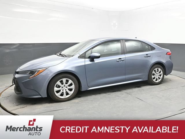 Used 2025 Toyota Corolla LE FWD image 3