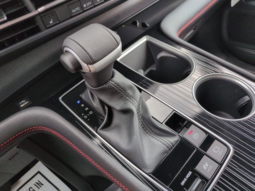 Used 2025 Toyota Sienna XSE w/ XSE Plus Package image 24