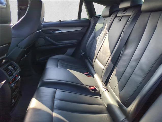 Used 2016 BMW X6 M image 13