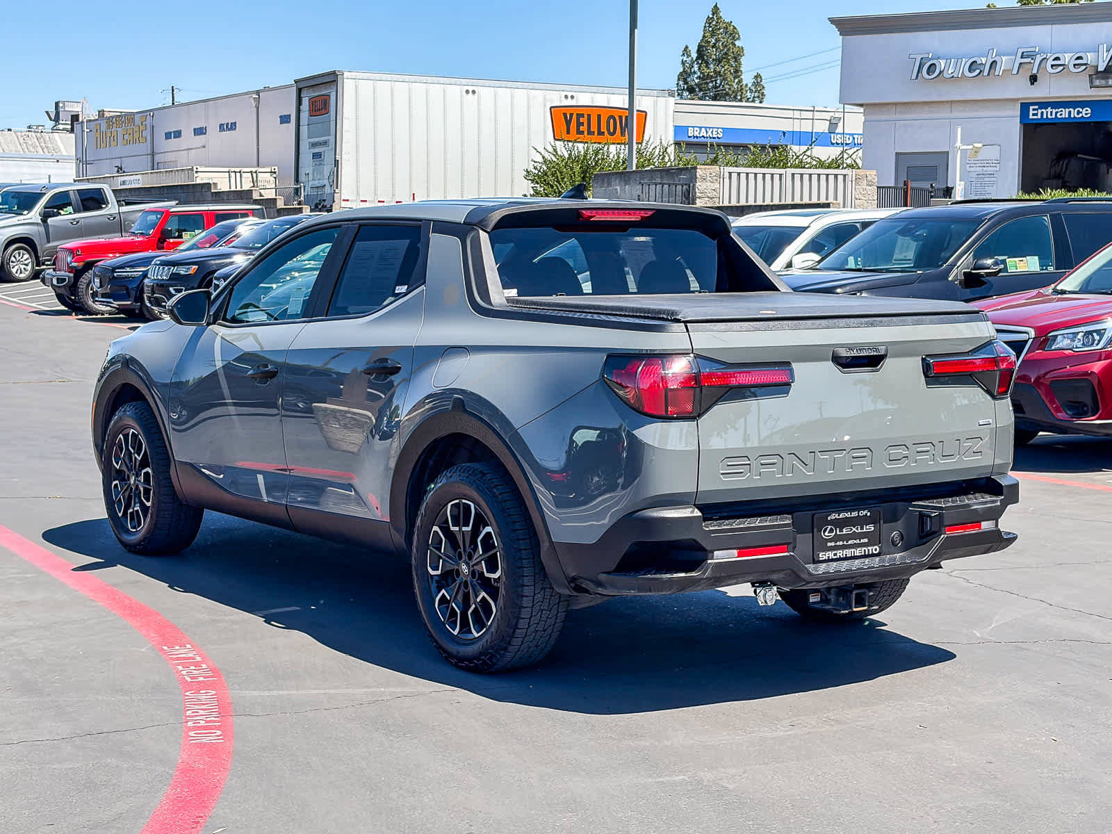 Used 2022 Hyundai Santa Cruz SEL AWD/4WD image 2
