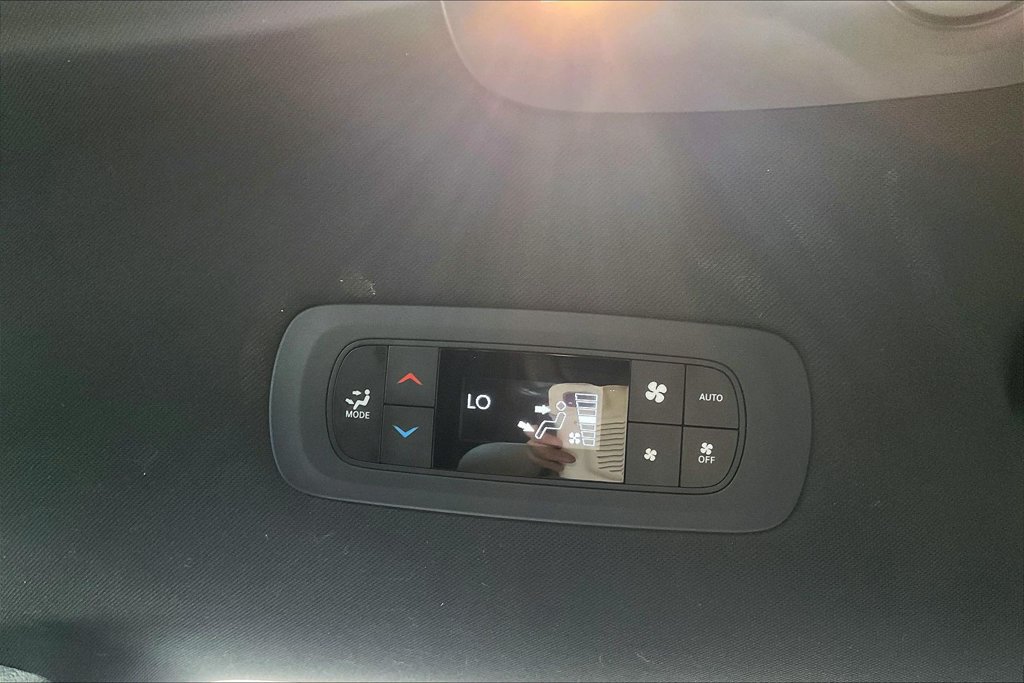 Used 2025 Chrysler Pacifica Select FWD image 15