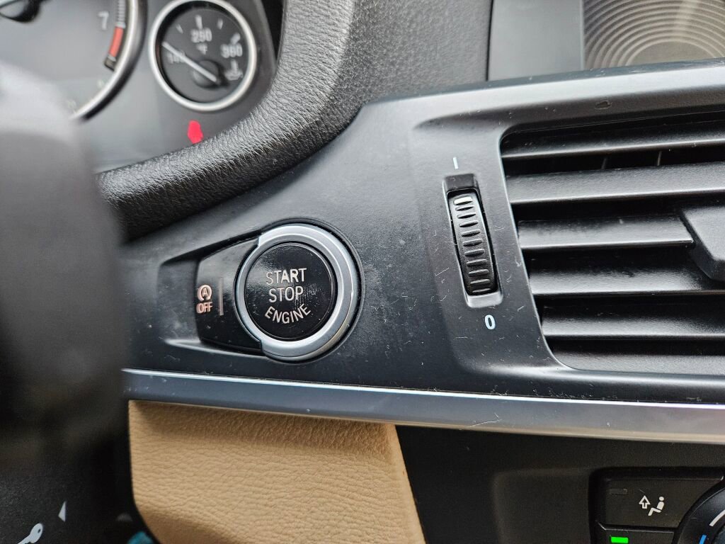 Used 2013 BMW X3 xDrive28i AWD/4WD image 22