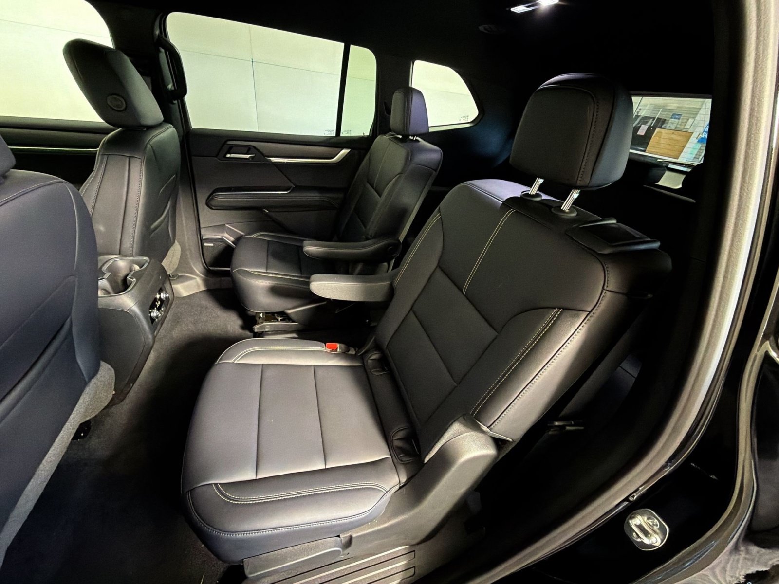 New 2026 GMC Acadia Elevation w/ Elevation Premium Package AWD/4WD image 24