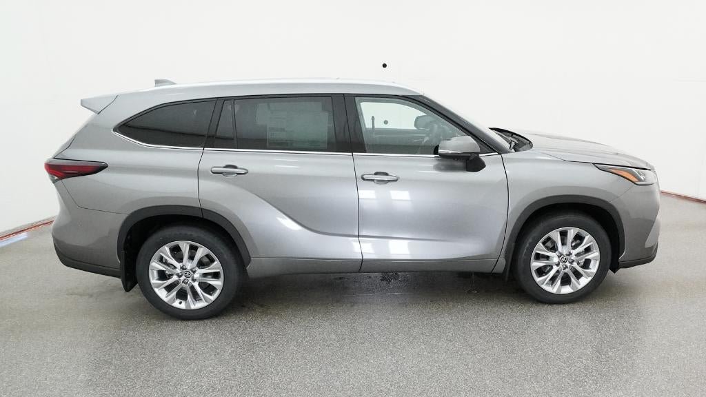 New 2026 Toyota Highlander Limited AWD/4WD image 11