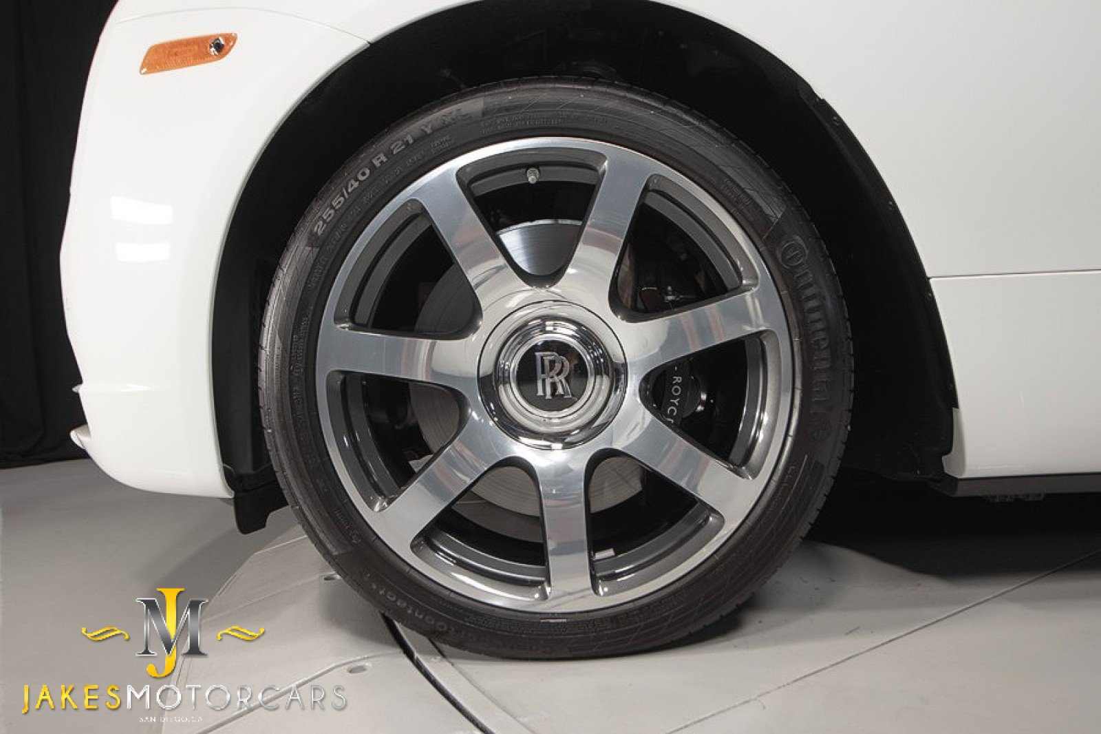 Used 2017 Rolls-Royce Dawn image 61