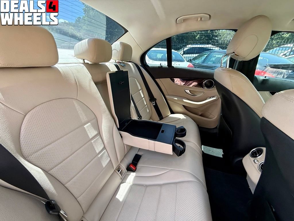 Used 2015 Mercedes-Benz C 300 4MATIC Sedan image 24