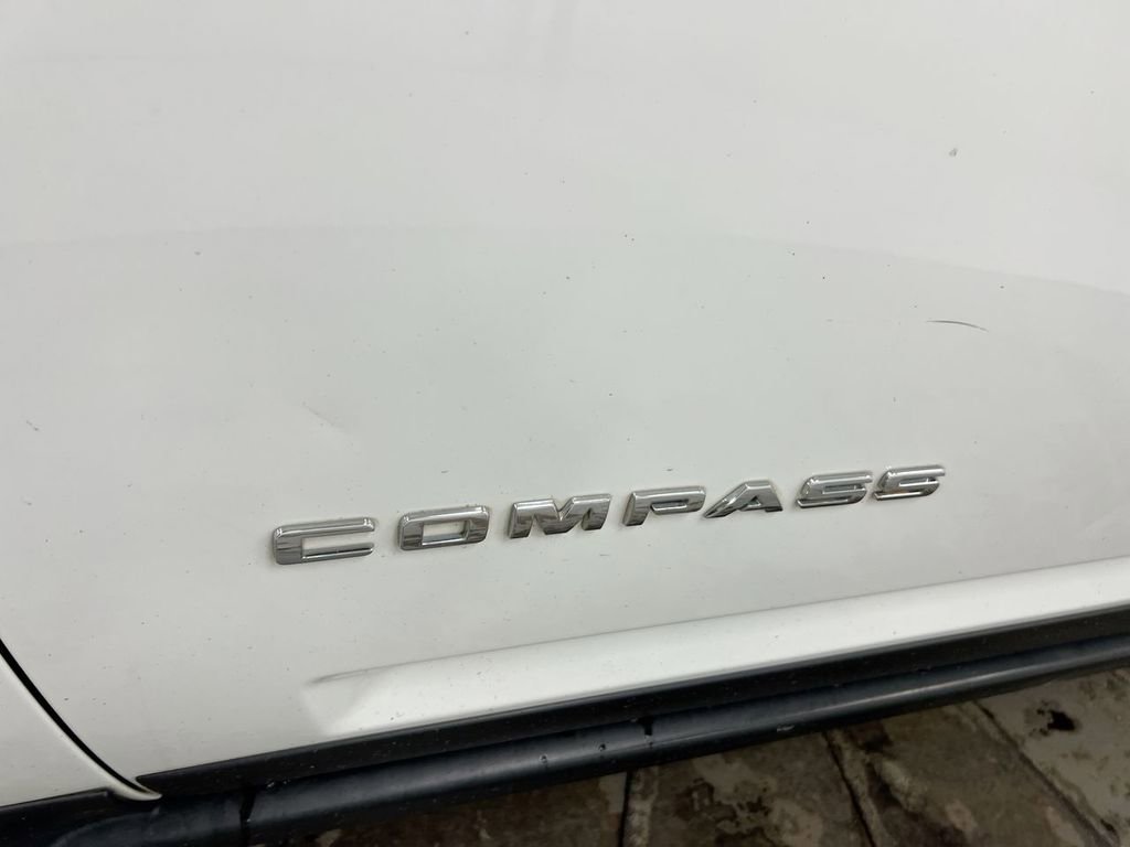 Used 2016 Jeep Compass Latitude image 23