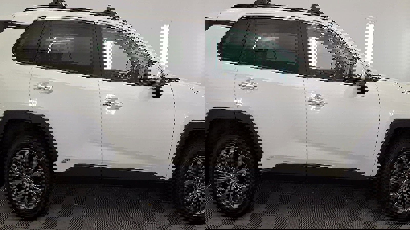 Used 2022 Toyota RAV4 Limited image 5