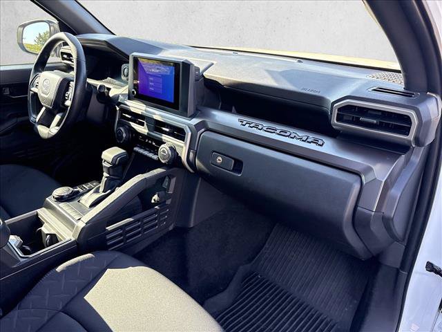 Certified 2025 Toyota Tacoma SR5 AWD/4WD image 27