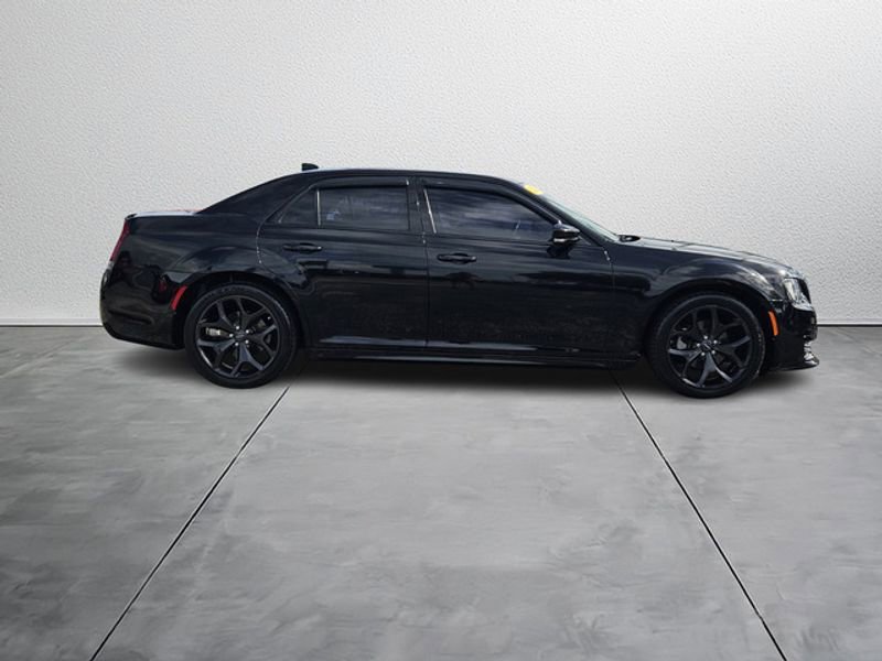 Used 2022 Chrysler 300 Touring L w/ Popular Equipment Group image 6