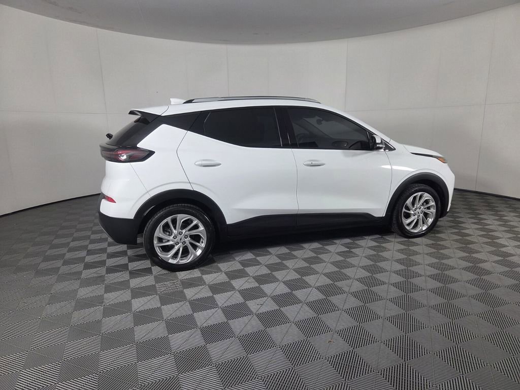 Used 2023 Chevrolet Bolt EUV LT w/ Driver Confidence Package FWD image 5